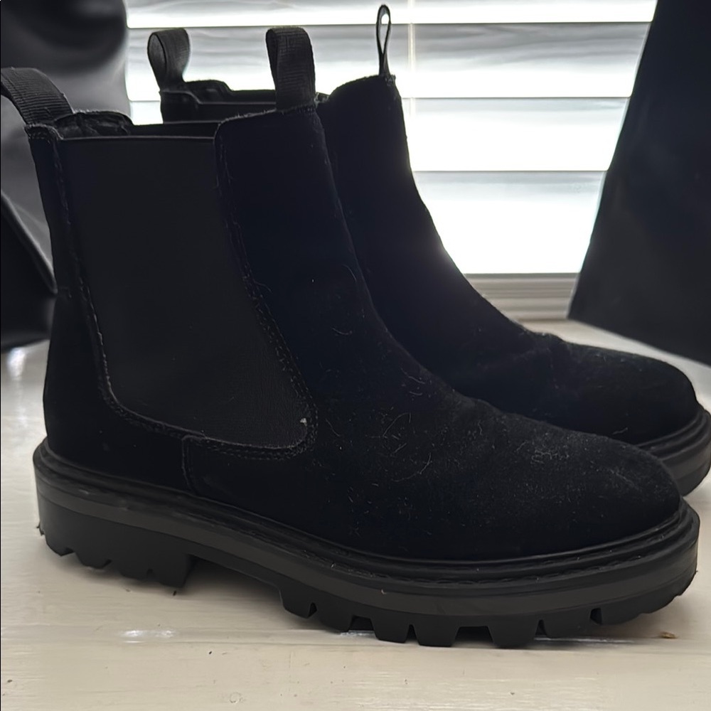Black Chelsea Boots